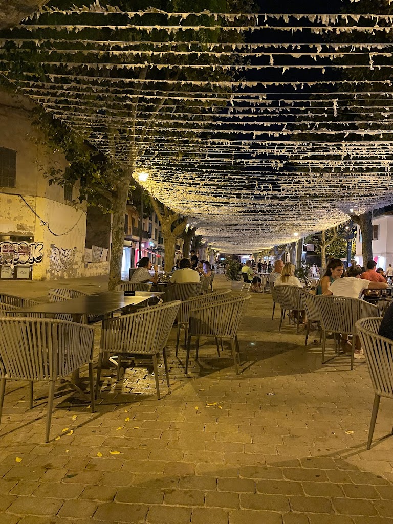 Carbon Moreno by Delito