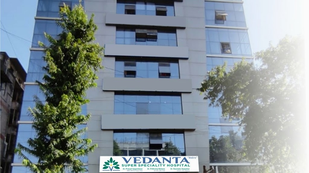 Dr. Vedanta Super Speciality Hospital Dr Ravindra Sawarkar Dr Prithviraj Nistane Dr Prasad Upganlawar
