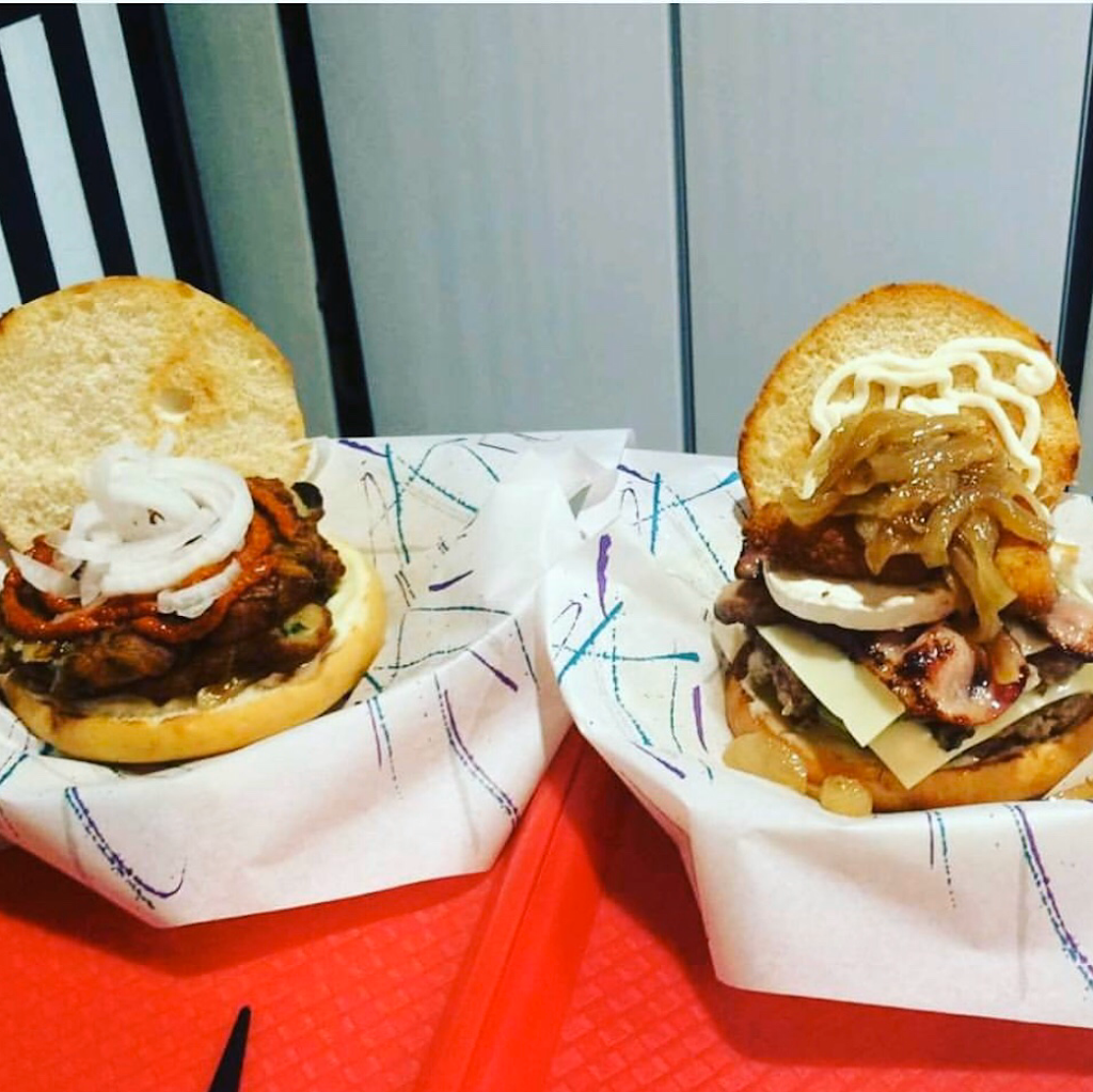A MOSSEGADES BURGER MOLLET