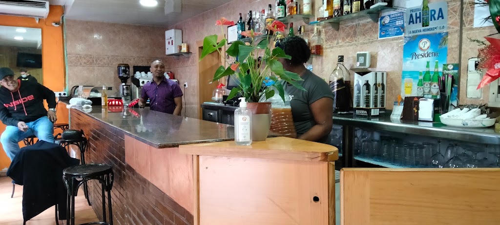 Mi Rosa Restaurante Dominicano — Ambiente