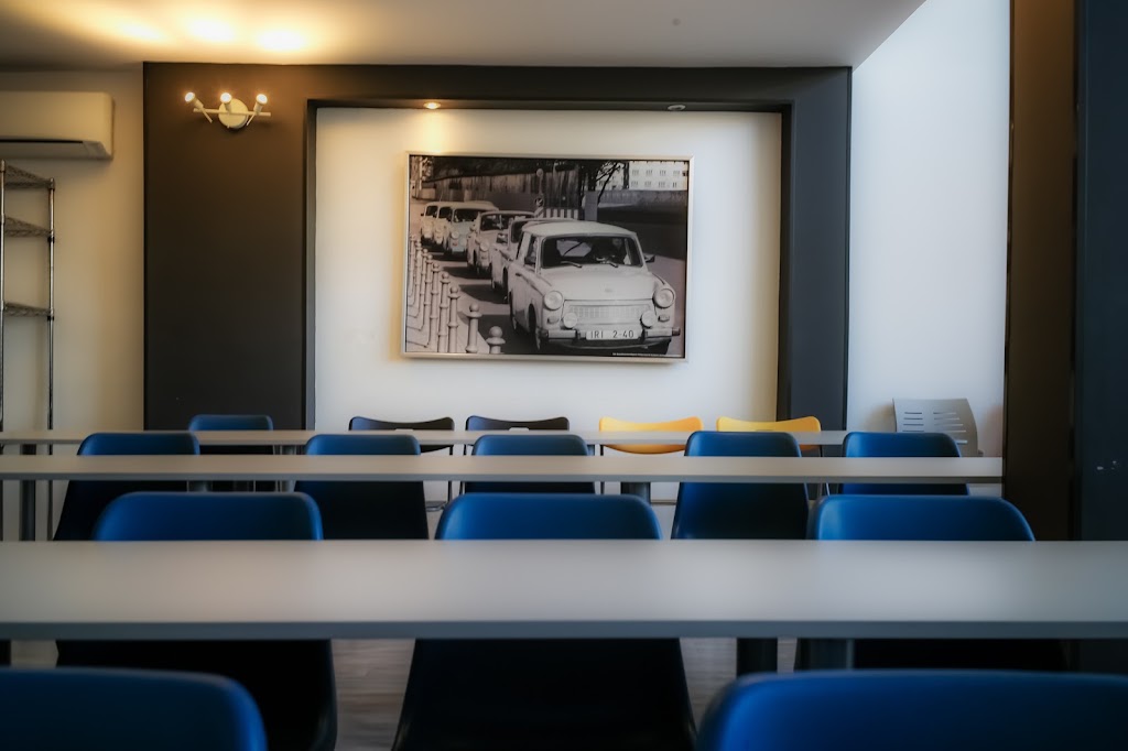 Autoescuela Requena — Automovil
