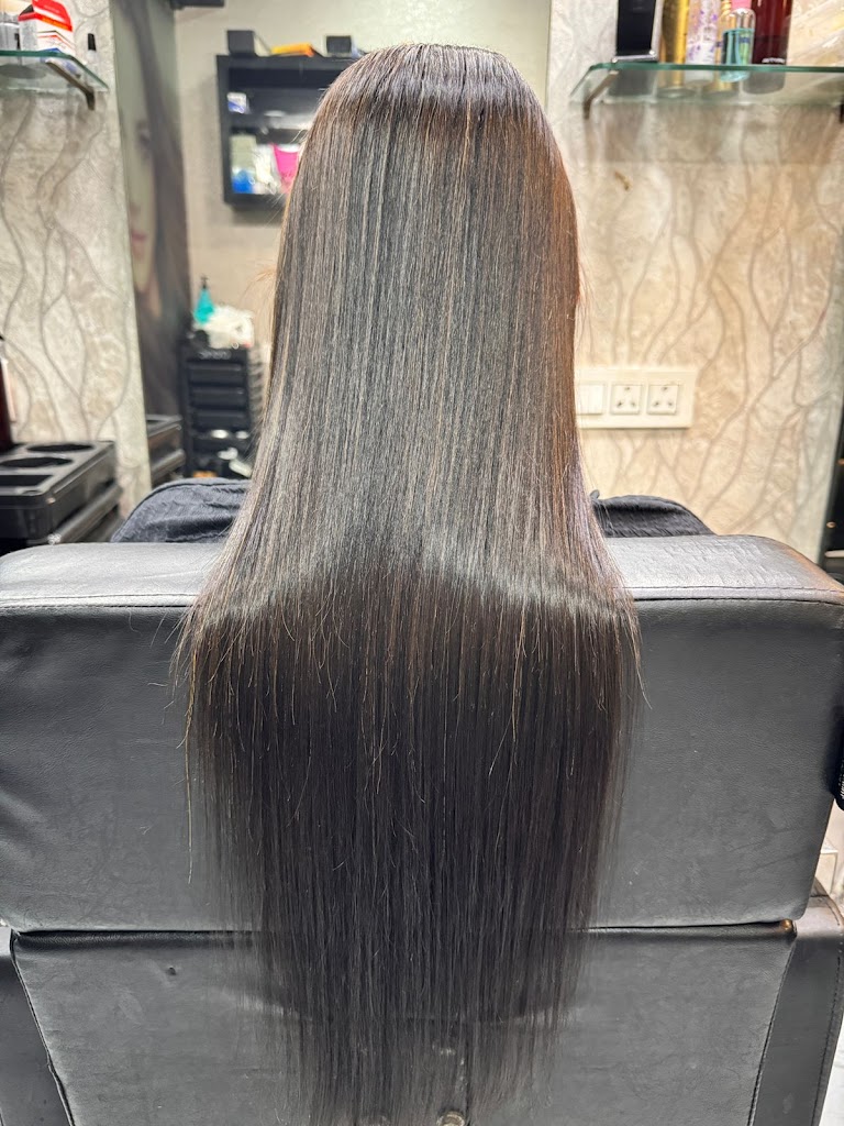 Poonam Glitter Beauty Salon