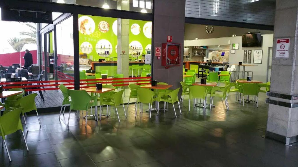D'Zumos Juice Bar & Cafe — Ambiente