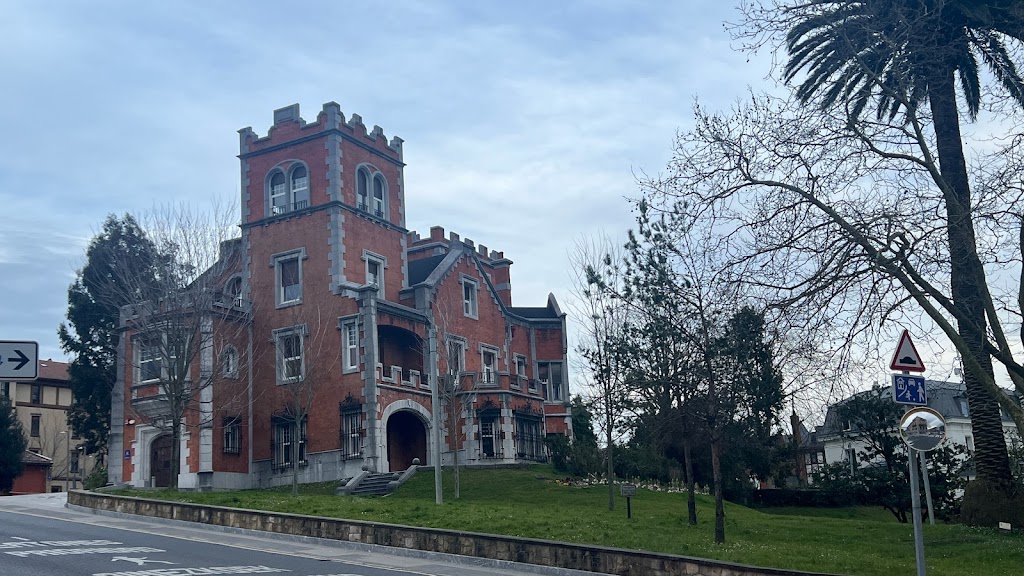 Edificio Santa Clara. Urbanismo De Getxo