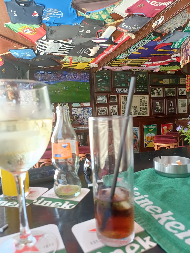 't Trefpunt — Comida y bebida