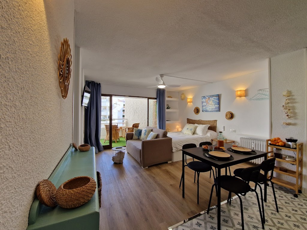 Azul - Estudio con vistas al mar, piscina y acceso directo a la playa by Redi