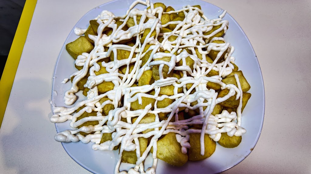 Bar La Bocana Humanes — Comida y bebida