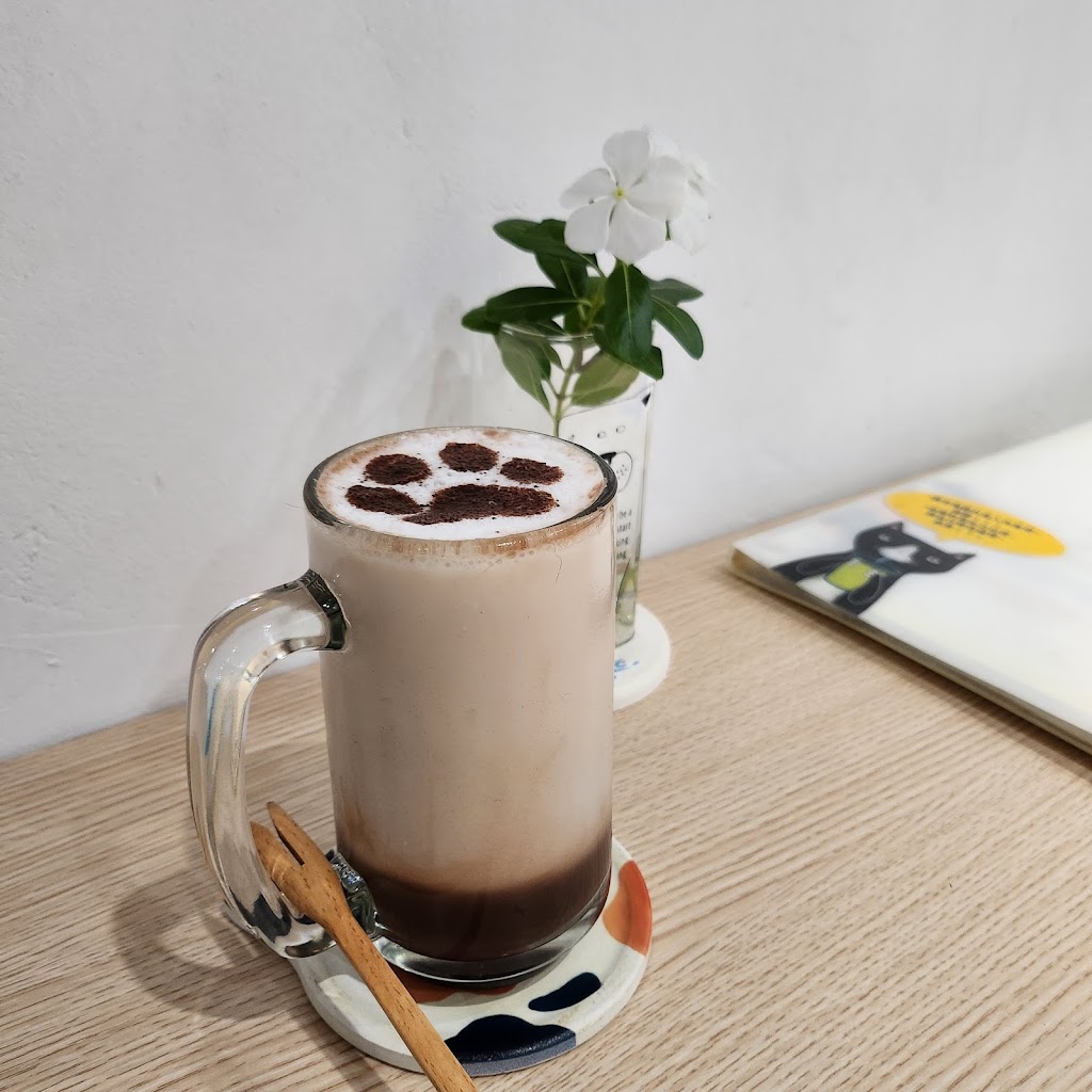 毛來了furry furry寵物餐廳/桃園寵物餐廳/馬祖新村園區/馬祖新村園區寵物餐廳/貓咪咖啡館/貓咪餐廳/中壢寵物餐廳/桃園寵物餐廳推薦/中壢寵物餐廳推薦/中壢餐廳/中壢餐廳推薦/中壢下午茶/客製化寵物鮮食蛋糕/寵物鮮食點心/寵物友善餐廳 的照片