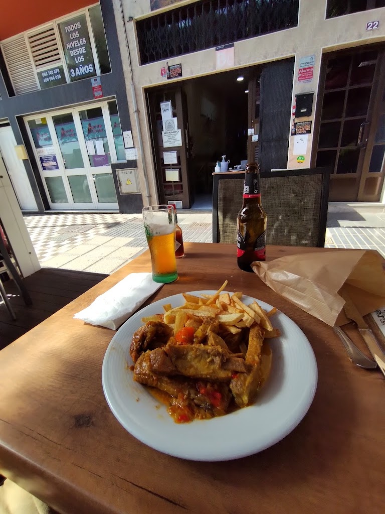 Monte Aloya — Comida y bebida
