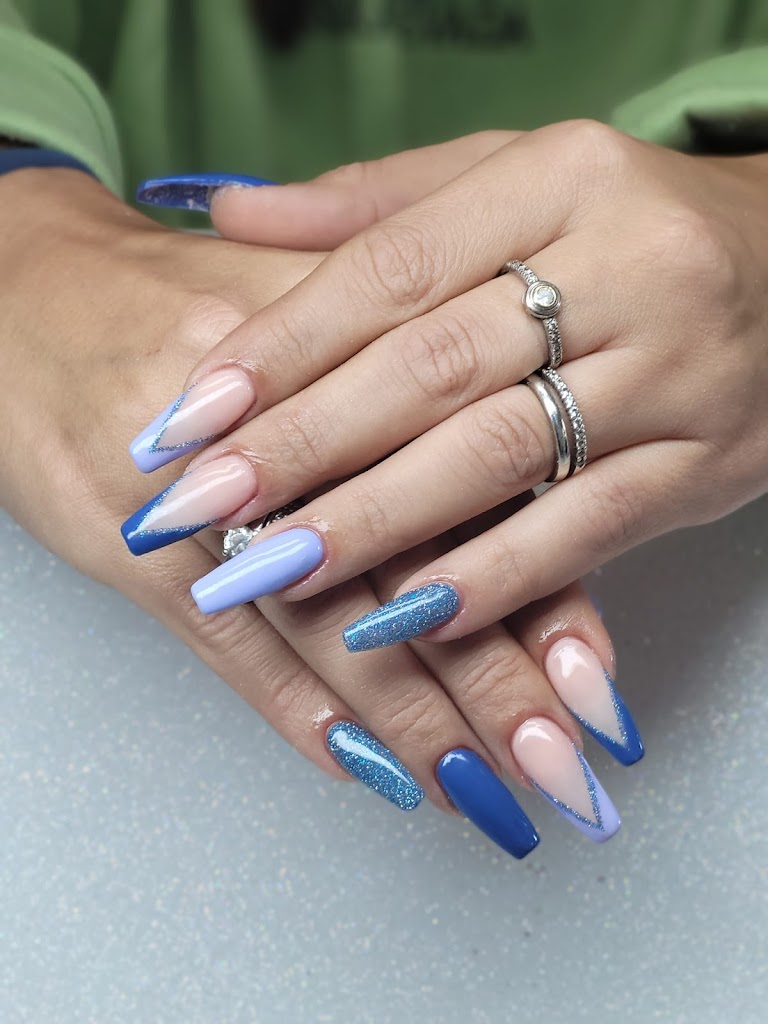 Davinia Nails