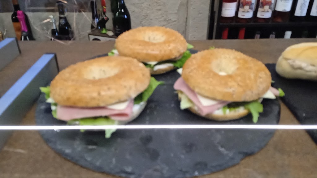 La Botelluka — Comida y bebida