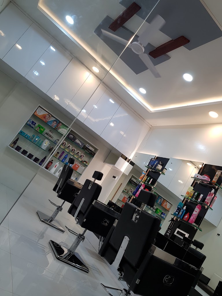 The Unique Saloon Chakan