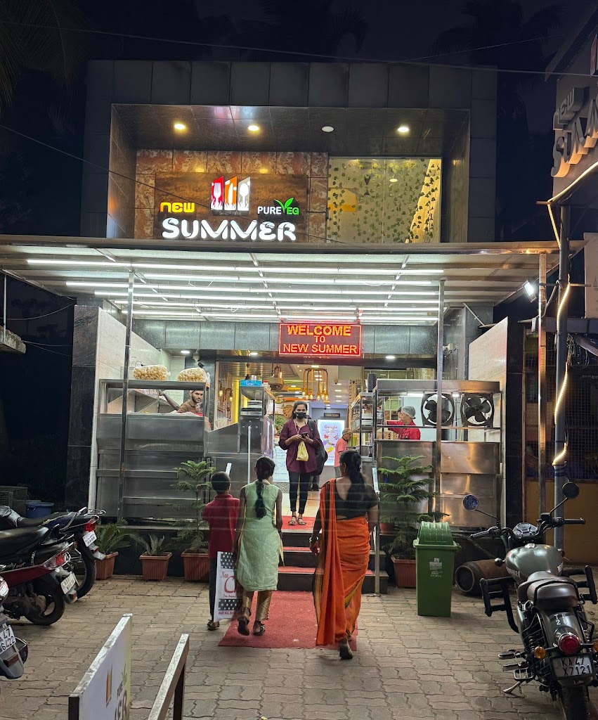 New Summer Restaurant Ice Cream Parlour