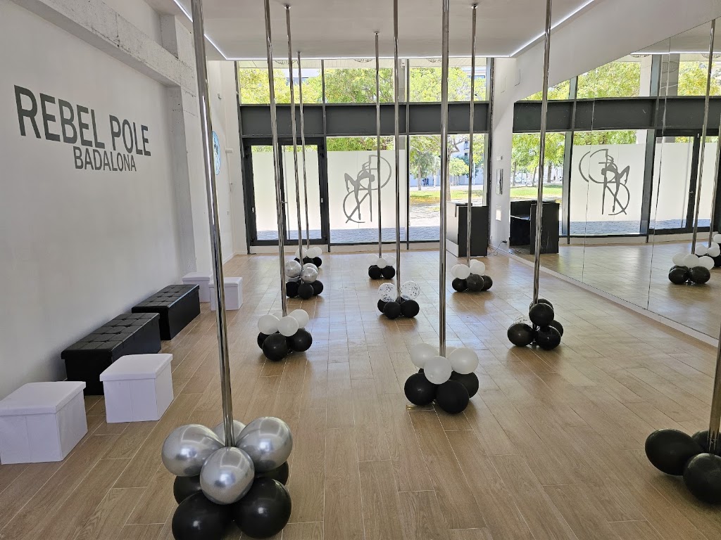 Rebel Pole Badalona — Del propietario