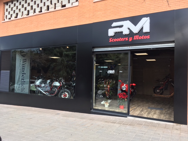 RM Motos — Exterior