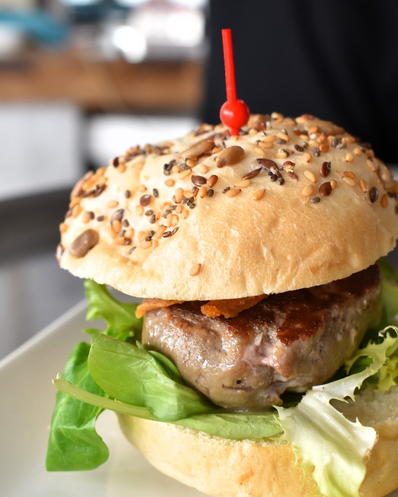 Bar Tomate Algo — Comida y bebida