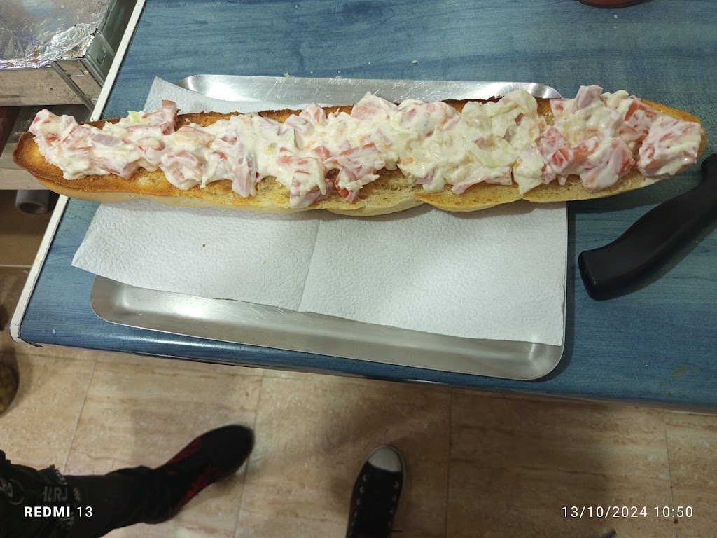 Cafe-Bar Crisol — Comida y bebida