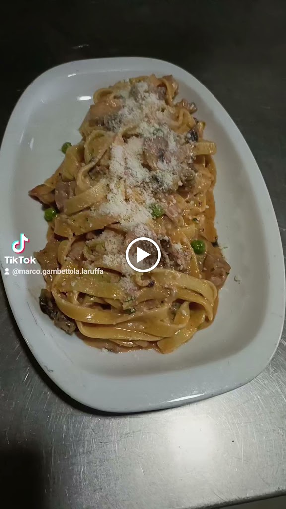 Pizzeria Giulio — Videos