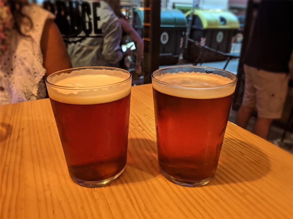 Bar Bruce — Comida y bebida