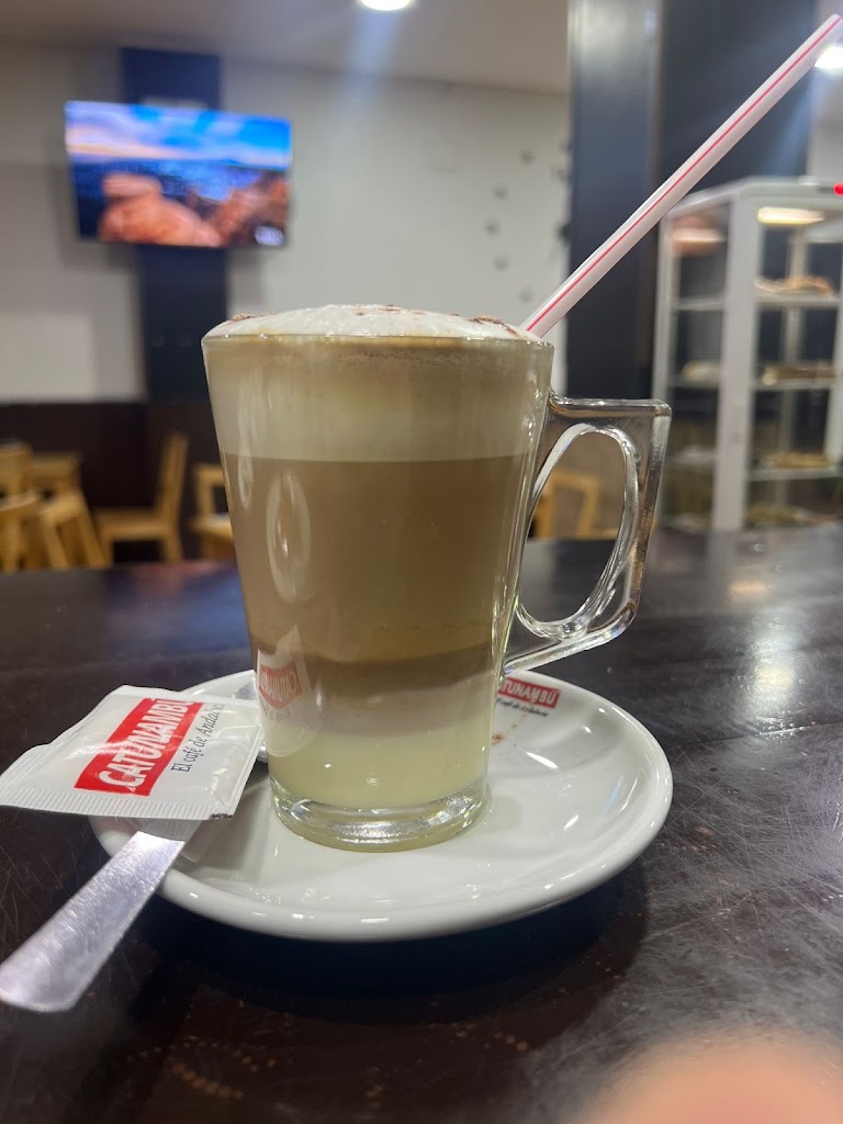 Bar Cafeteria El Corcho — Cafe