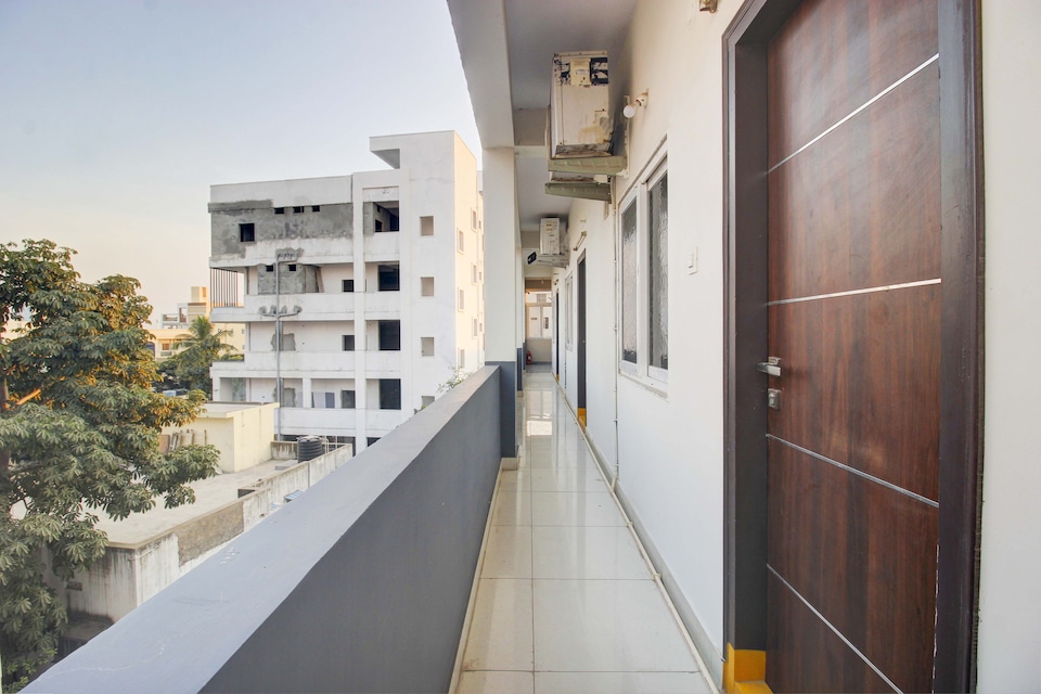 Oyo Flagship Lotus Guest Grand Inn
