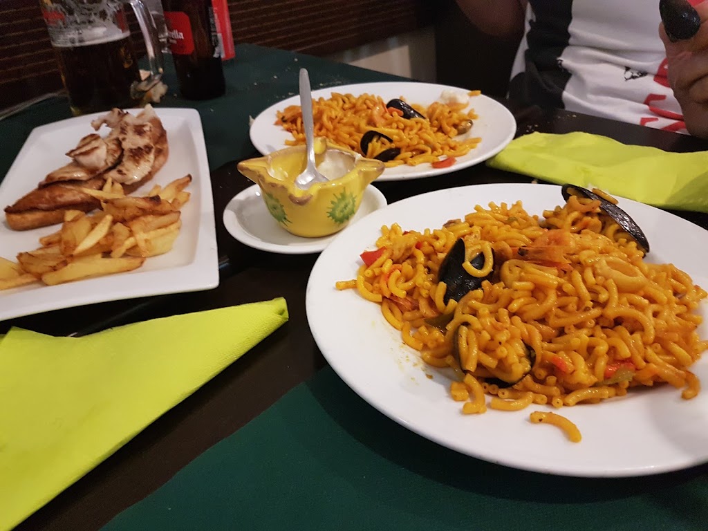 Cafe restaurante La Barbacoa — Paella