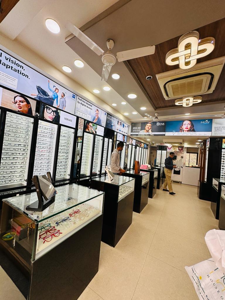 Santram Chashma Ghar