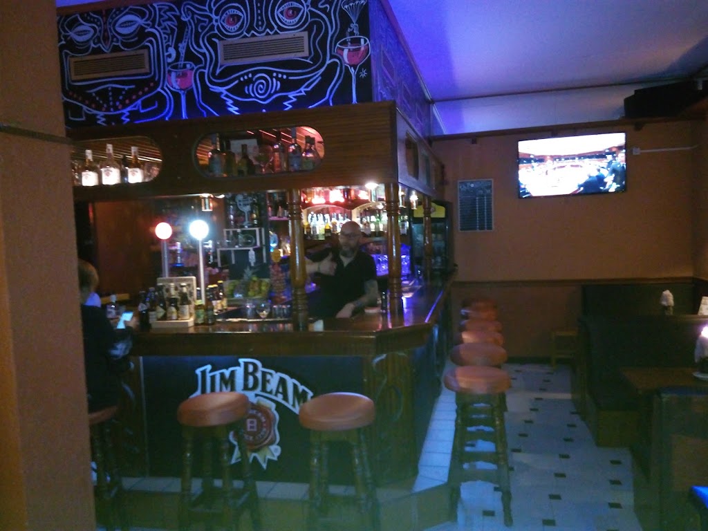 Cheers Gastro Bar — Ambiente
