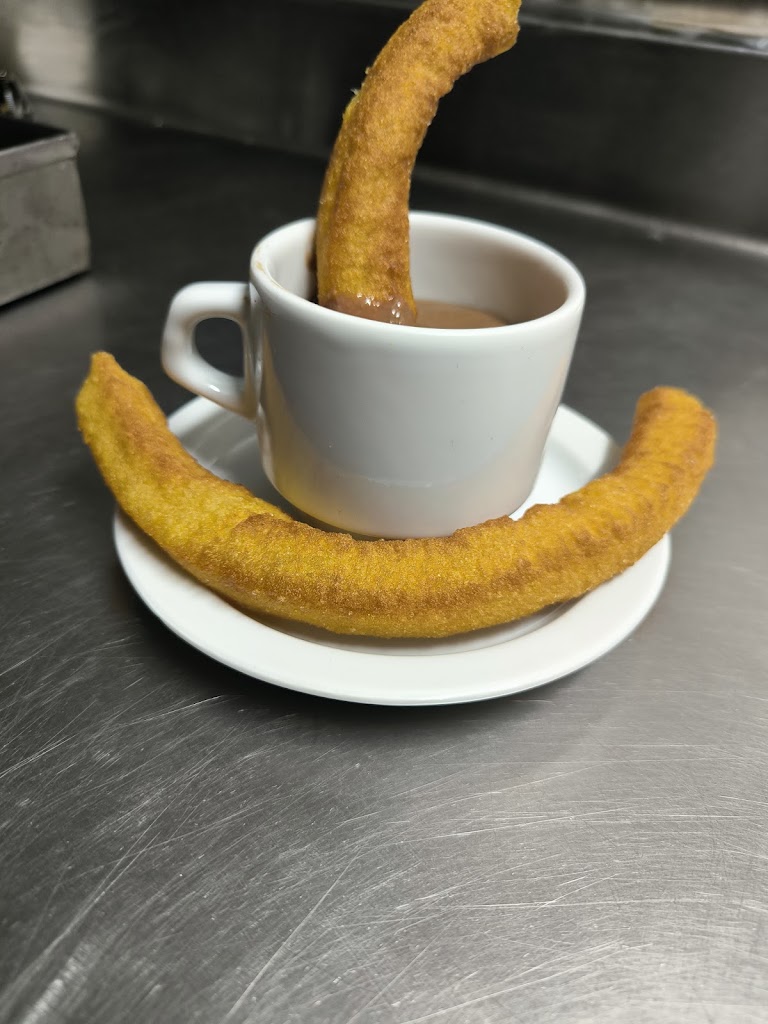 Asadero Avenida — Comida y bebida