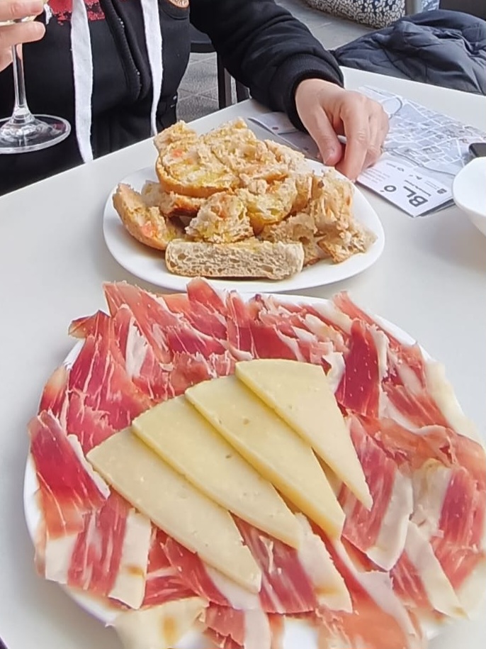 La Taberna de la Caracola — Comida y bebida