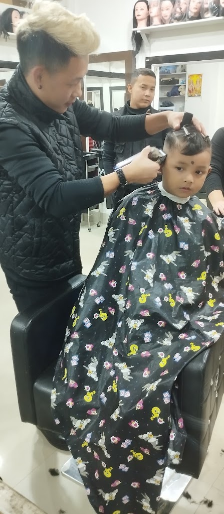 New Looks Unisex Salon Academy