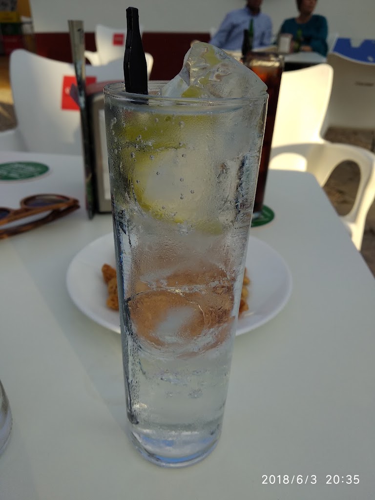 Terraza Los Arcos — Comida y bebida