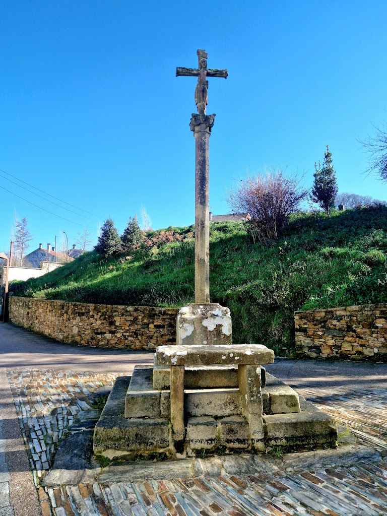 Cruceiro e Fonte de Lalin de Arriba