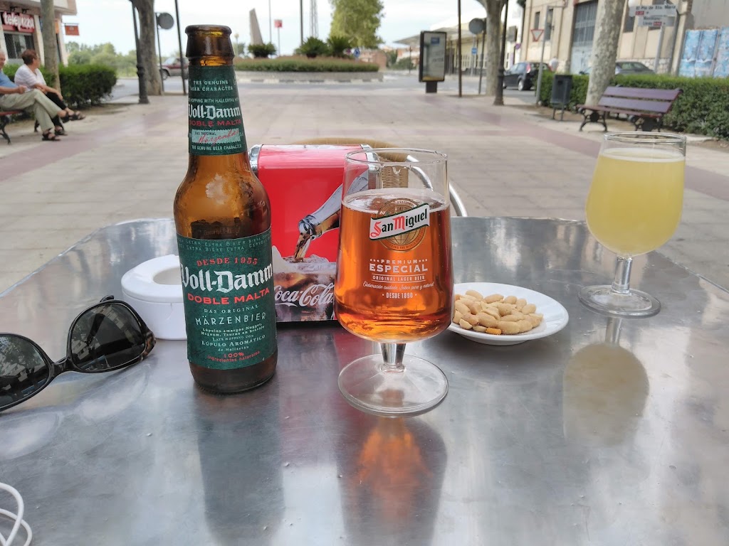 Bar Restaurant Shangai — Comida y bebida