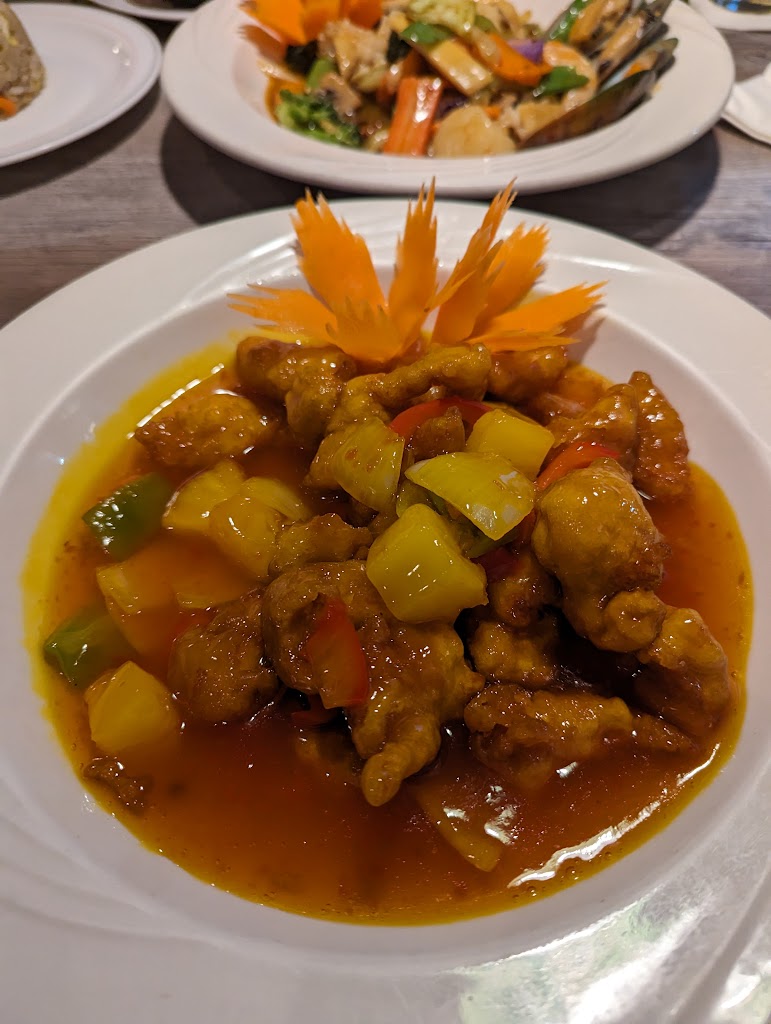 Tong's Thai Restaurant And Sushi Bar