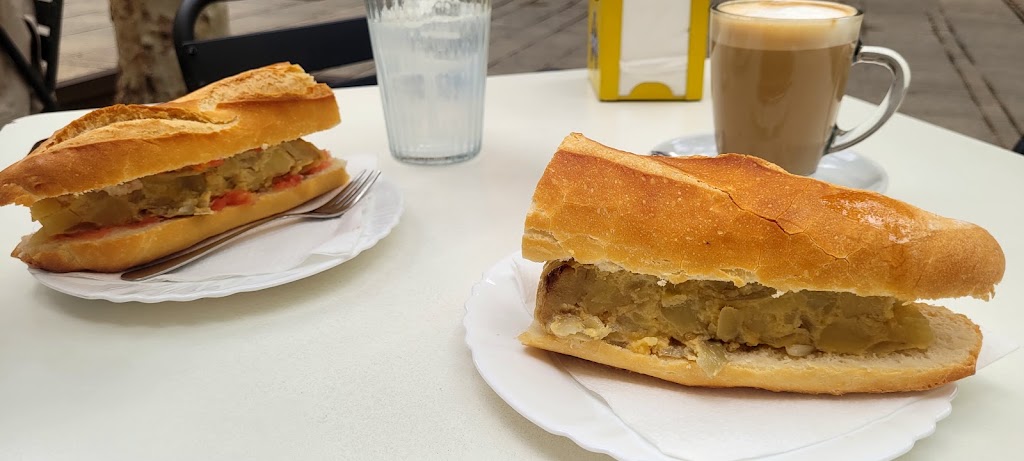 Bar Tur — Comida y bebida