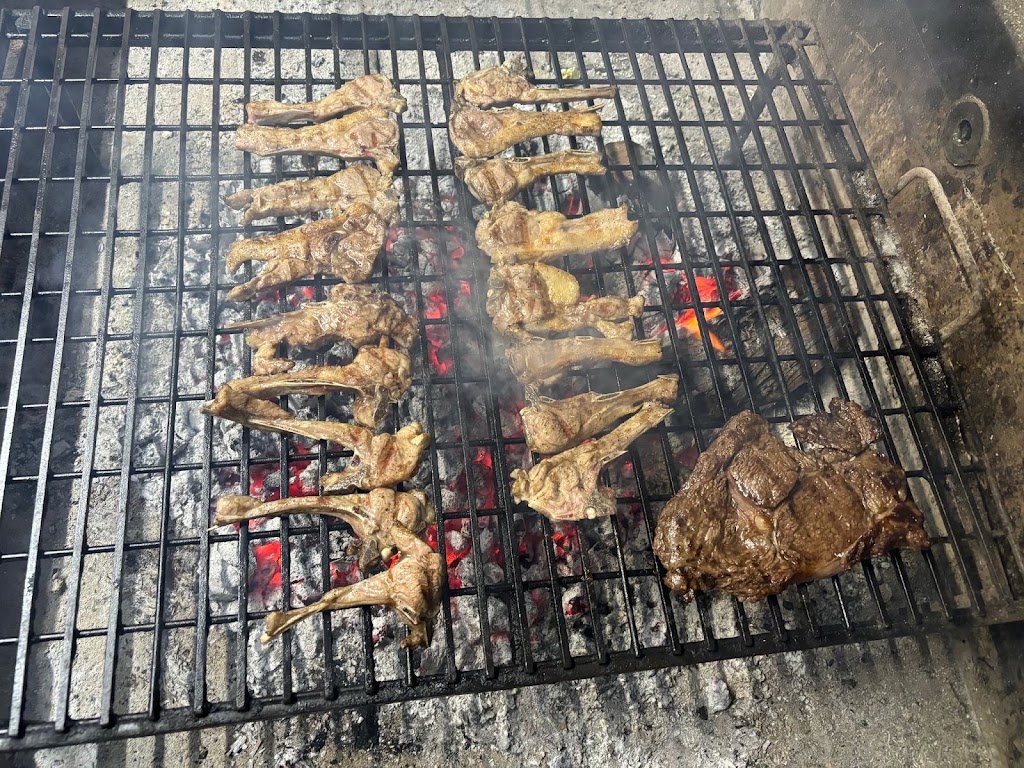 Restaurante La Lena — Comida y bebida