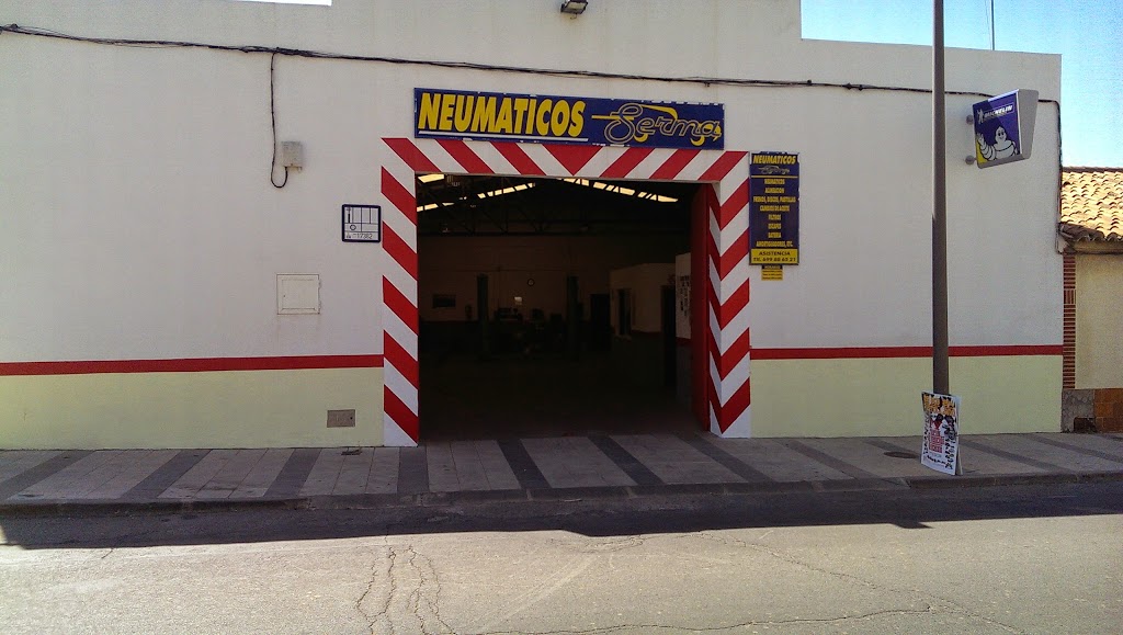 Neumaticos Serma — Exterior