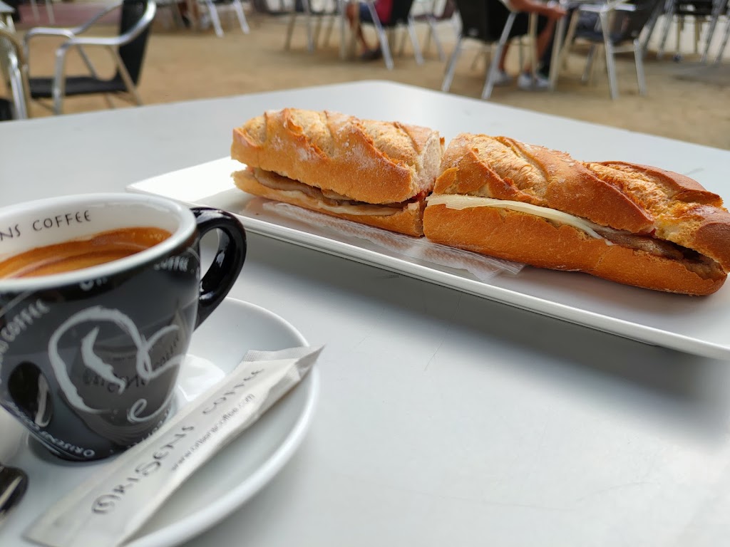 Bar Can Taio — Comida y bebida