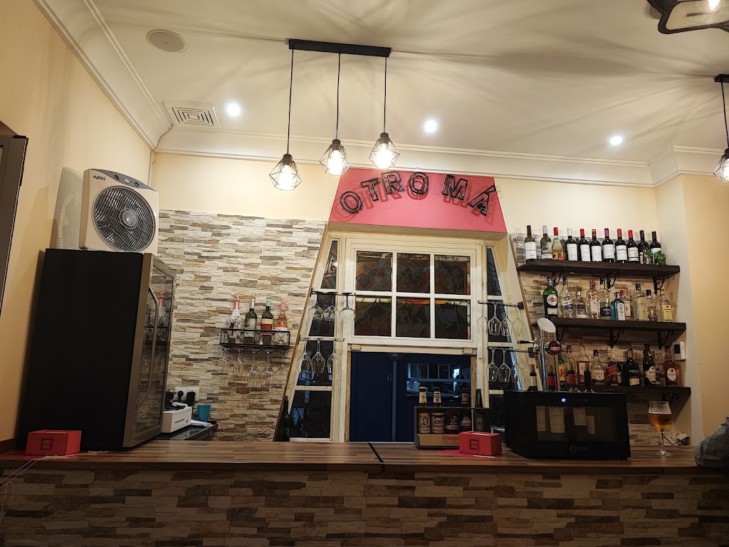 Bar Otro Ma — Ambiente