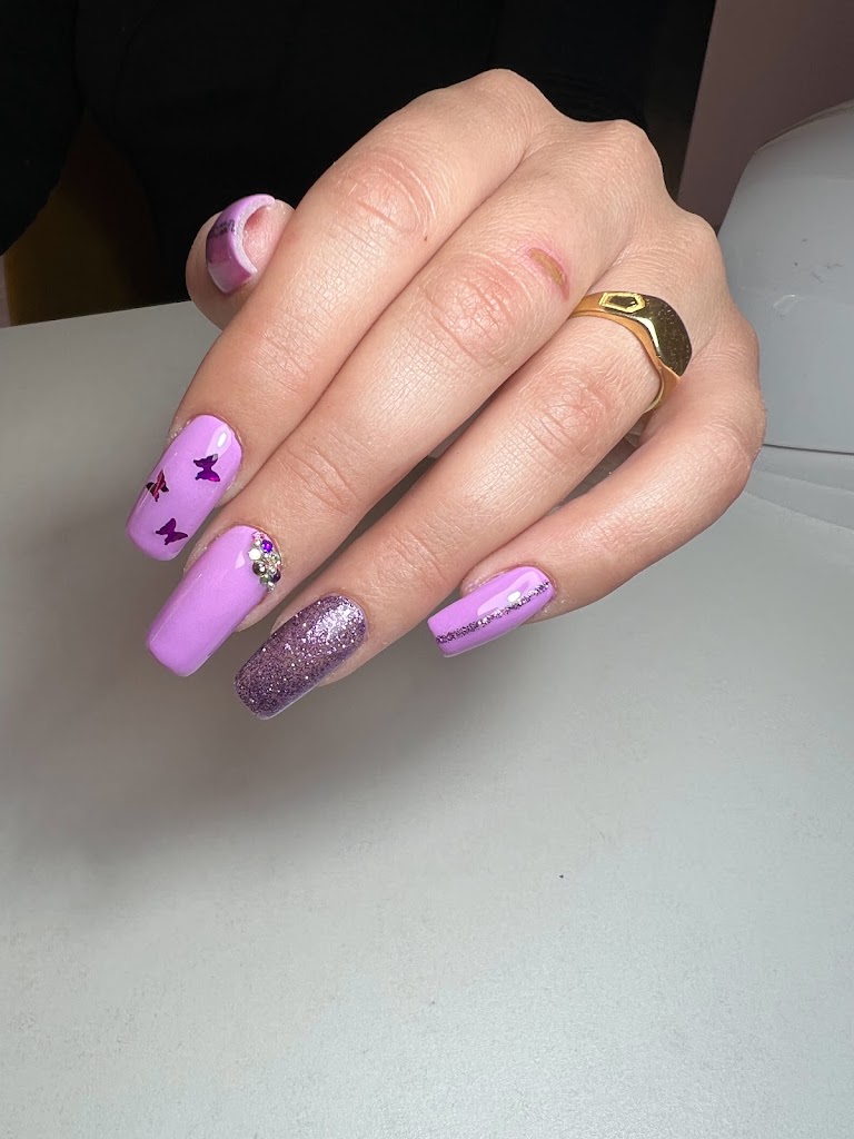 Rocio Nails & Beauty — Manicura