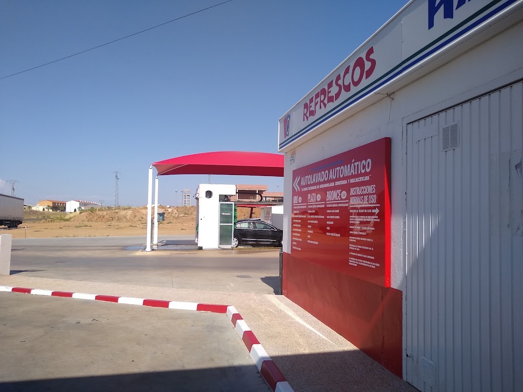 Gasolinera San Roque — Exterior