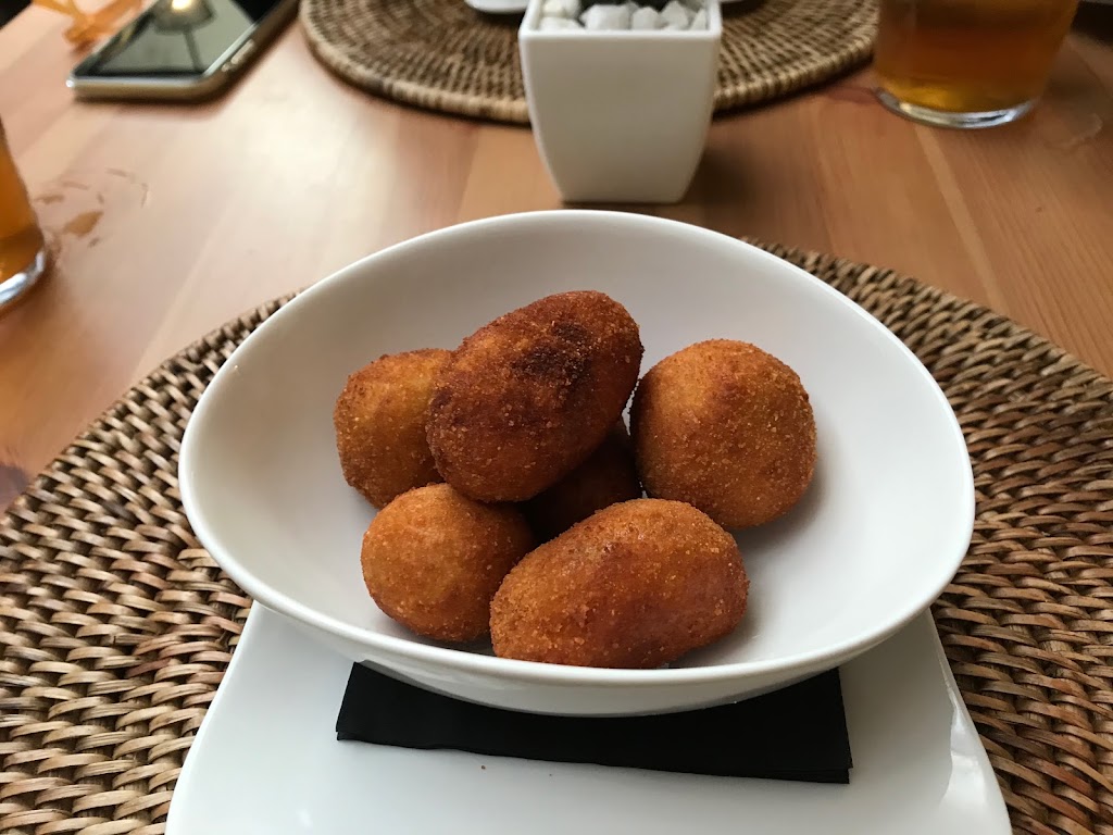 Ikarus — Comida y bebida