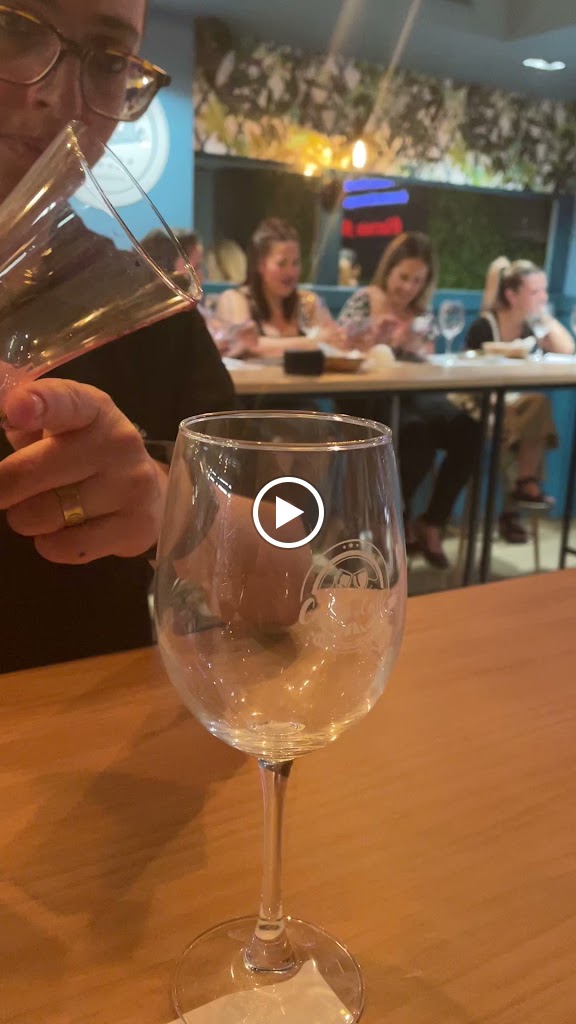 Taberna Cruza la Calle — Videos