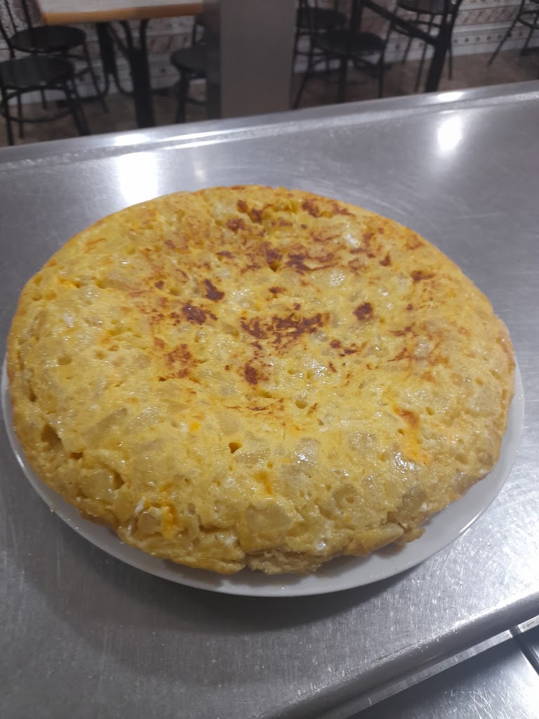 Bar Hinojosa — Comida y bebida