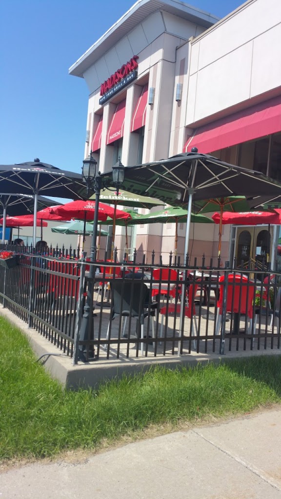 Madisons Restaurant & Bar in Laval