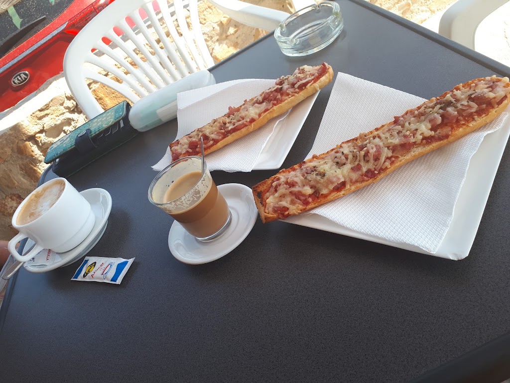 El Chiringuito de Porto Chico — Comida y bebida