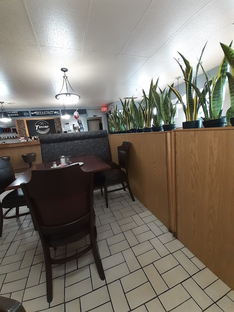 Tincap Restaurant & Plaza in Brockville