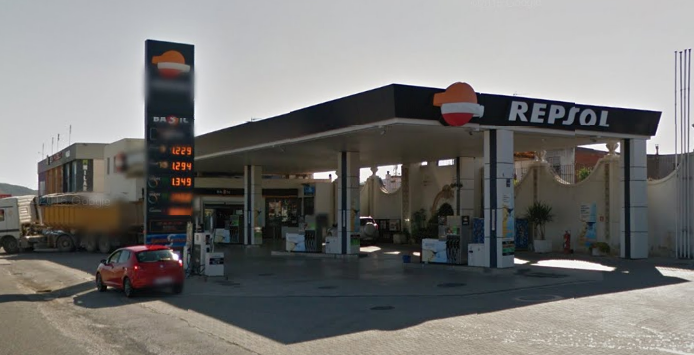 Estacion de Servicio Repsol — Exterior