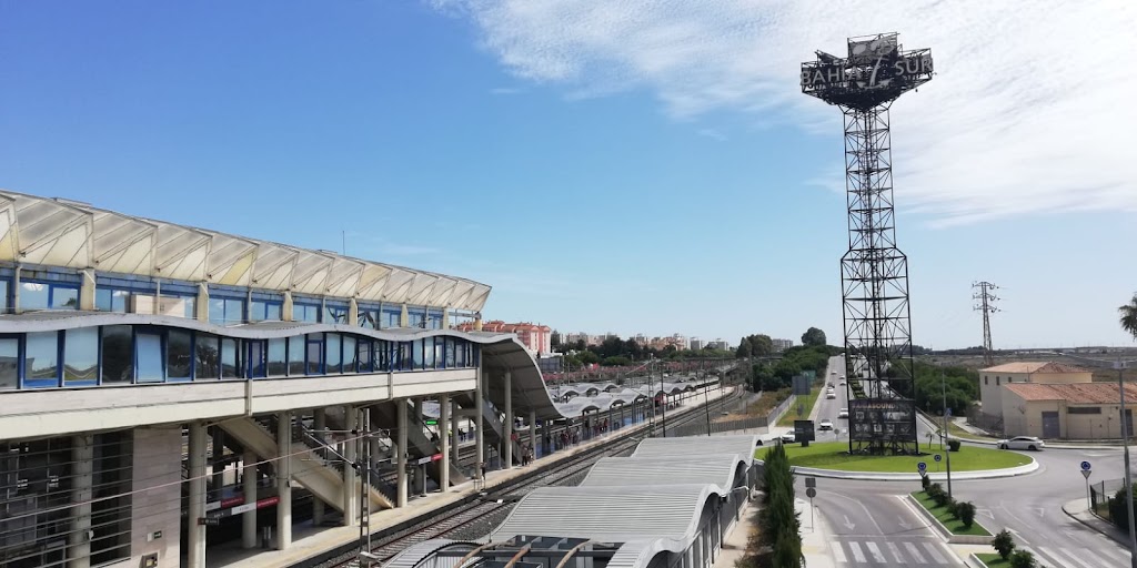 BAHIA RENT A CAR. ALQUILER DE COCHES. ESTACION DE TREN. SAN FERNANDO. BAHIA SUR.